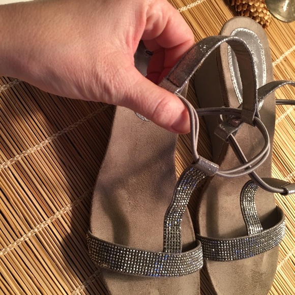 STYLE & CO SILVER RHINESTONE T ANKLE STRAP WEDGE - Picture 8 of 8